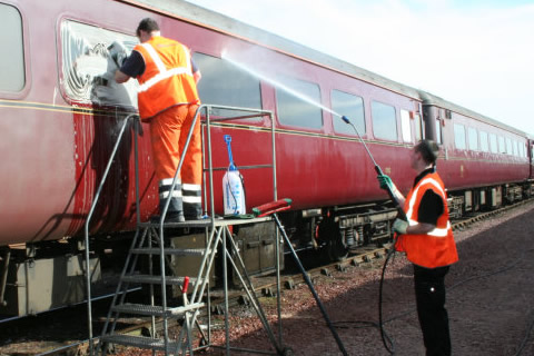 Fully trained staff remove graffiti in Cumbernauld, Edinburgh and Glasgow