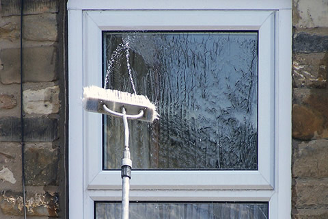 Pure water pole-fed window cleaning